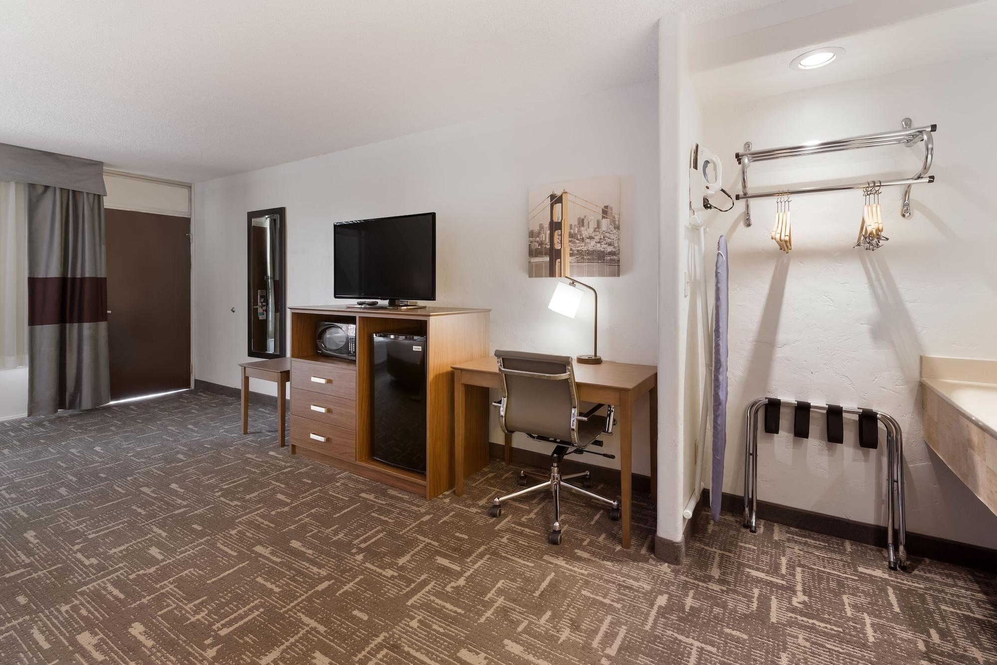 Clarion Hotel Concord-Walnut Creek Екстер'єр фото